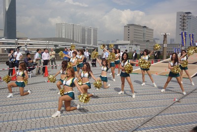 【お台場学園祭2012】謎のチアリーダー、その正体は… 画像