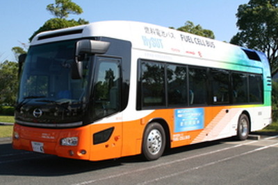 トヨタ自動車九州、燃料電池バスを実証走行 画像