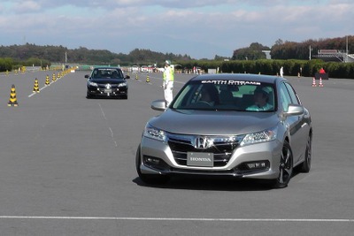 【ホンダミーティング12】中型車用2モーター・大型車用3モーター搭載のHVシステム搭載試作車を公開 画像