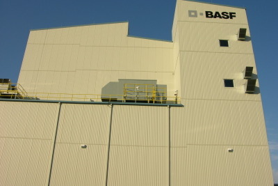 BASF、米国で車載リチウムイオン電池の正極材製造プラントが完成 画像