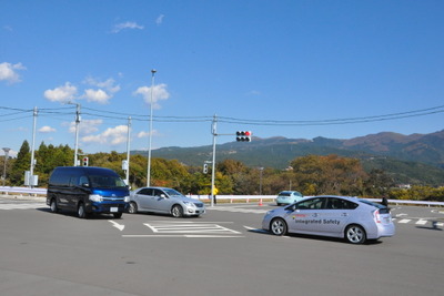 【トヨタ安全技術12】トヨタ東富士研究所、高度道路交通システム(ITS)実験場の存在価値とは 画像