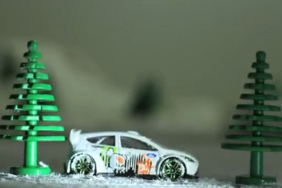フォードの雪上ジムカーナ、「スノーカーナ」でミニカーが舞う［動画］ 画像