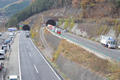 【笹子トンネル事故】仮開通後2度目の追突事故...再び通行止め 画像