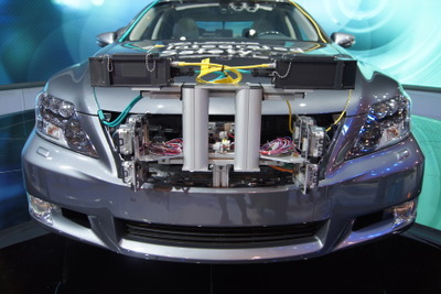 【CES 13】レクサス LSのロボットカー…次世代安全技術搭載車［写真蔵］ 画像