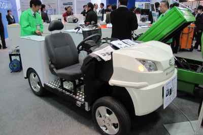 【オートモーティブワールド13】車椅子乗車リフト付超小型車を開発…EVジャパン 画像