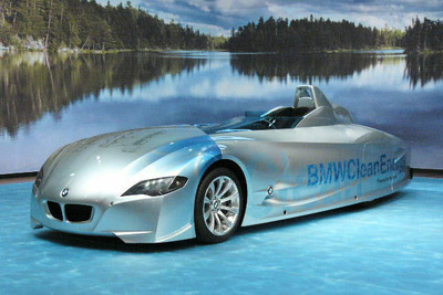 【ロサンゼルスモーターショー05】世界最速の水素自動車が北米デビュー 画像