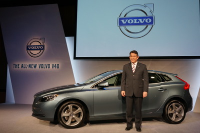 【ボルボ V40 発表】1.6リッターターボ搭載のコンパクト5ドア…Cセグ本格参入へ 画像