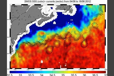 SMOS地球観測衛星、海面の塩分濃度と潮流の変化をとらえる 画像