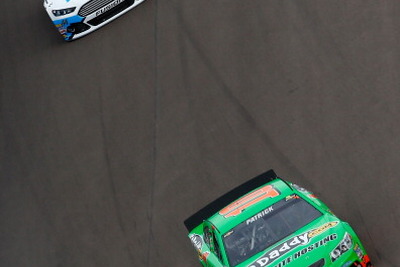 【NASCAR】ダニカ・パトリック、トップ10の1週間後はクラッシュでリタイア 画像