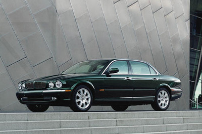 ジャガー XJ8 のロングボディに1000万円を切るモデル 画像