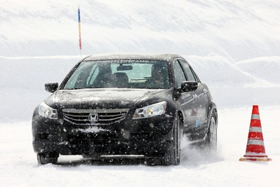 ホンダの次世代ハイブリッド四駆、スポーツ・ハイブリッド SH-AWDを雪上で試す 画像