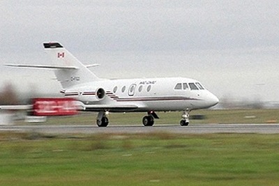 カナダ国立研究機構、100％バイオジェット燃料による民間航空機テスト飛行で温暖化ガスの排出削減効果を確認 画像