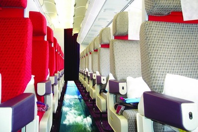 ヴァージン アトランティック航空、機体床にガラスを使用した“シースルー航空機”投入 画像