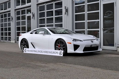 レクサス LFA、欧州で最後の1台を納車 画像