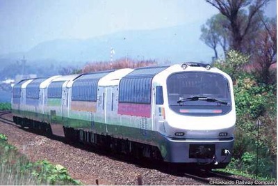 JR北海道、「まんぷくサロベツ号」と「ツインクルバス美深トロッコ号」を運転 画像