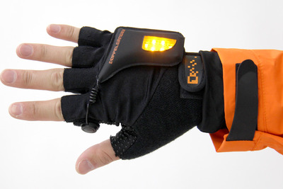 LEDで自身の存在を知らせる“光る”グローブを発売…ビーズ 画像