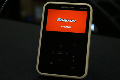 スナップオンからタブレット型のクールな車両故障診断機が登場 画像