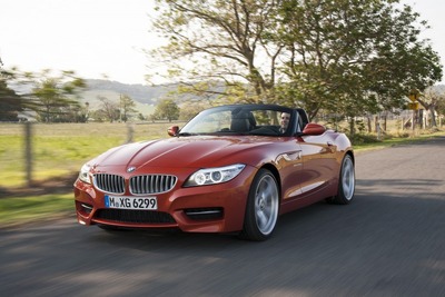 BMW 新型Z4 発売…新デザインのヘッドライト採用 画像