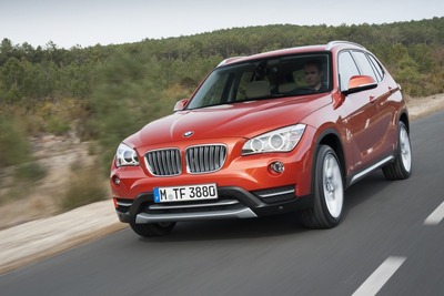 BMW X1、4WDモデルに車速感応式パワステを標準装備 画像