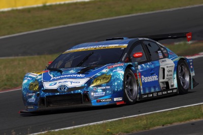 【SUPER GT 第2戦】GT300は終盤に波乱、プリウスの新田&嵯峨が大逆転優勝を飾る 画像