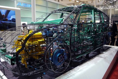 【上海モーターショー13】アイシングループ、新世代ワイヤーフレームで部品拡販を目指す 画像
