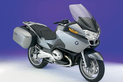 BMW、二輪車の最人気車種をフルモデルチェンジ 画像