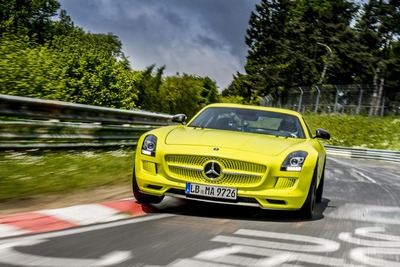 メルセデス SLS AMG のEV、ニュルで市販EV最速タイム…7分56秒234 画像