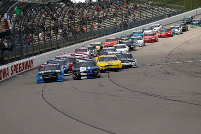 【NASCARネイションワイド 第12戦】トヨタ、サドラーが3位表彰台 画像