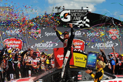 【NASCARスプリントカップ 第15戦】ビッフルが残り3周で逆転勝利 画像