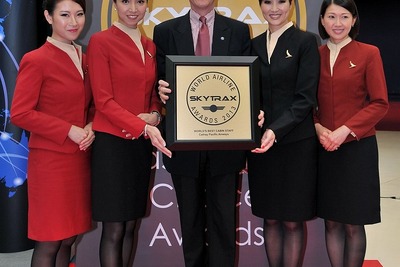 キャセイパシフィック航空、客室乗務員が世界ナンバー1に 画像