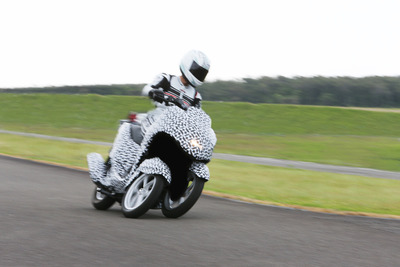 ヤマハ発動機、3輪バイクとマイクロ4輪を市場投入へ 画像