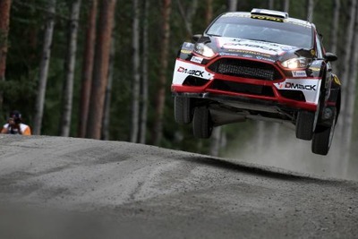【WRC 第8戦】地元ドライバーのケトマーがクビサをリード 画像