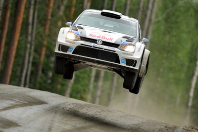 【WRC 第8戦】ラリーフィンランドの第2レグ、オジエが逆転で38秒のリードを確保 画像