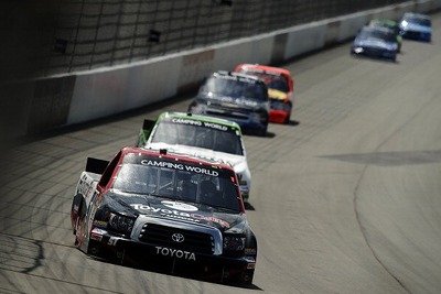 【NASCARキャンピングワールド 第12戦】トヨタ、カイル・ブッシュが2位フィニッシュ 画像