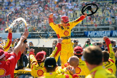 【NASCARスプリントカップ 第23戦】ロガーノ、ポール・トゥ・ウィンでワイルドカードに接近 画像