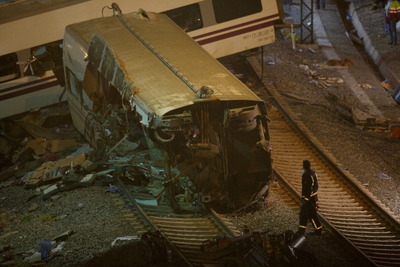 スペイン高速列車事故から1カ月…安全対策の不備が焦点に 画像