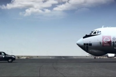 日産の高級SUV、パトロールが170トンの航空機牽引に成功…ギネス新記録［動画］ 画像