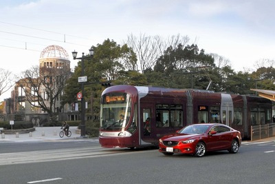 広島電鉄とマツダのASVデモ、路面電車と自動車の車車間通信で実現 画像