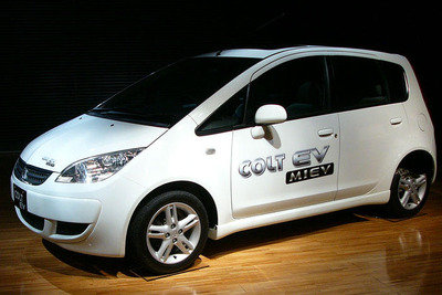 三菱自動車、次世代電気自動車の開発コンセプトを発表 画像