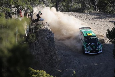 【WRC 第10戦】プロタソフ、ライバル達のリタイアでWRC-2の第1レグをリード 画像