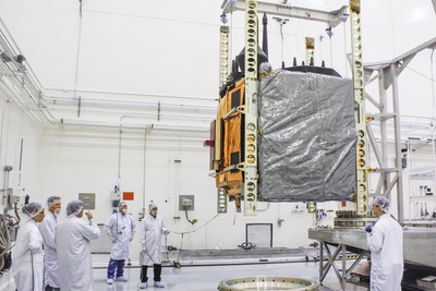 ボーイング、GPS IIF-5人工衛星がケープカナベラルに到着 画像