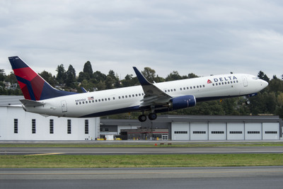 ボーイング、デルタ航空に最初のNG737-900ERを納入 画像