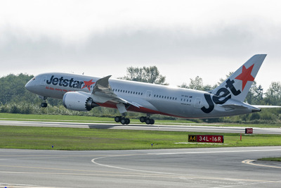 ボーイング、オーストラリアのジェットスター航空に787ドリームライナーを納入 画像