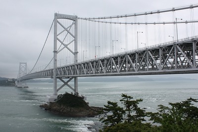 道路の下にある四国の新幹線…大鳴門橋と瀬戸大橋 画像
