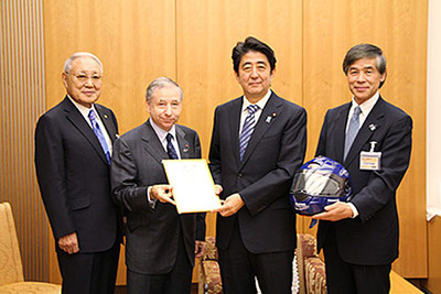 JAF小栗会長・FIA トッド会長、安倍総理を表敬訪問 画像