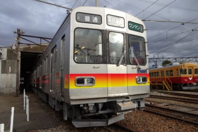 富山地鉄のオールステンレス車、11月3日から運用開始…花電車は運行期間延長 画像
