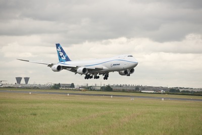 ボーイング、747-8型機を月産1.5機に減産へ 画像