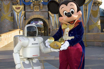 ミッキーが ASIMO にこんにちは…ディズニー新アトラクション 画像