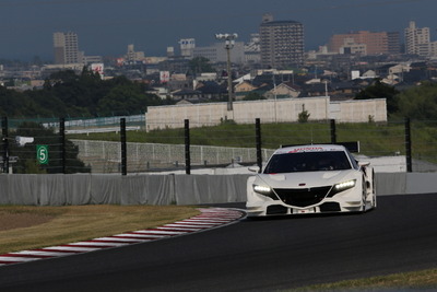 【SUPER GT 最終戦】ホンダ NSX CONCEPT-GT、決勝レース前にデモ走行を披露 画像