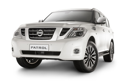 日産の最上級SUV、パトロール に2014年型…顔が変わった 画像